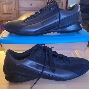 Women's Black Athletic Shoes